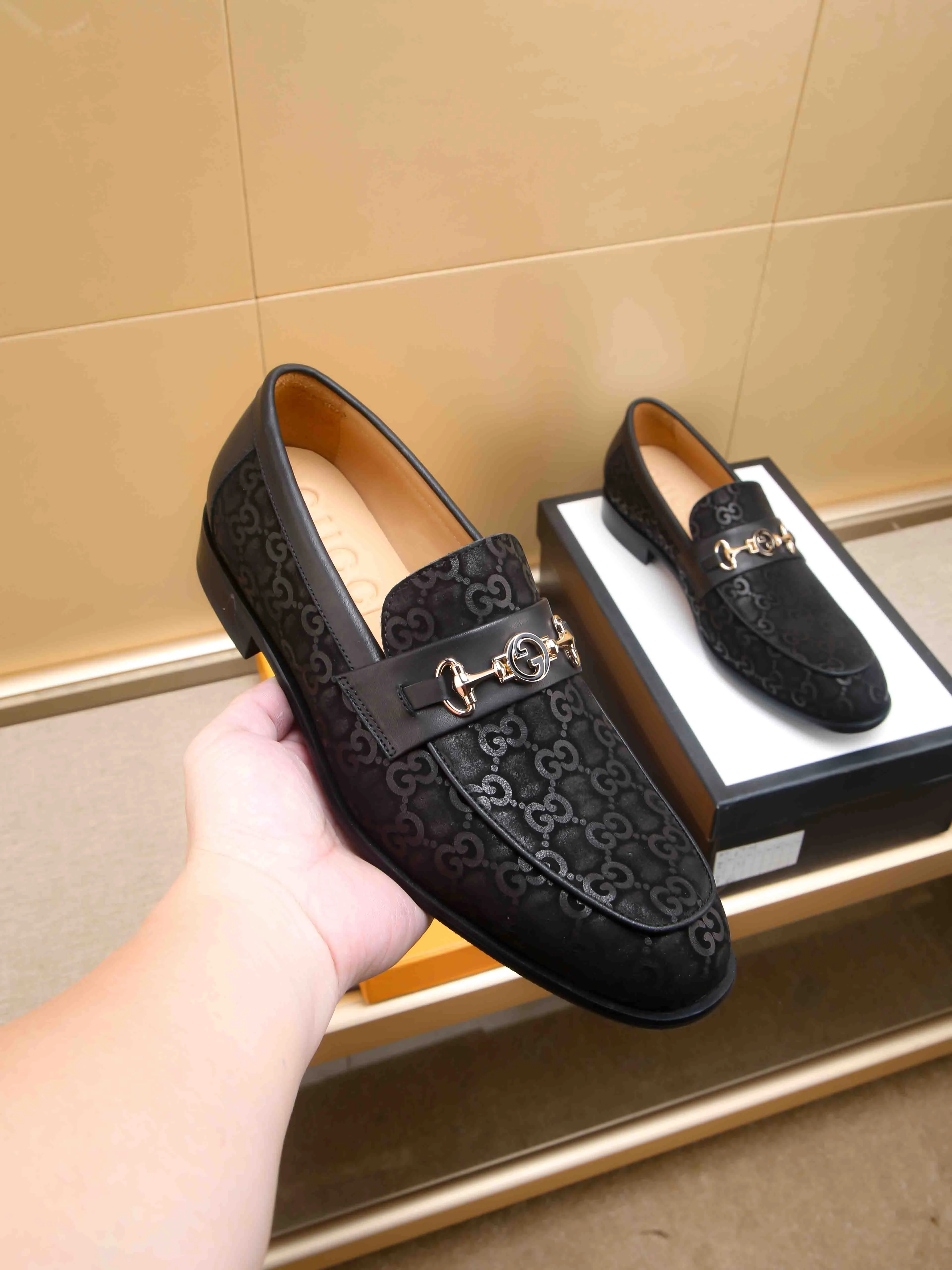 Men's men's shoes 💰460 🆘【GUCCI】Gucci ·🐂里· Hot-selling pea shoes top brand luxury, top quality, the latest fashion pea shoes.. The upper is made of original first-layer cowhide. (Full first-layer water-dyed 🐂 leather·inner). The original stylish and stylish soft rubber wear-resistant and non-slip outsole is light and comfortable on the foot, available in 3 colors! Matching code: 39-44 (customized at 39.45.46)